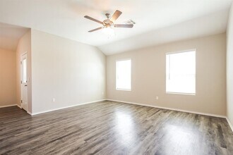 10756 SW 23rd Pl in Yukon, OK - Building Photo - Building Photo