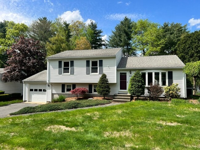 property at 257 Ellendale Cir