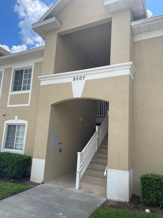 9507 Amberdale Ct-Unit -101 in Riverview, FL - Building Photo