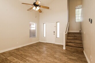 8802 E University Dr in Mesa, AZ - Foto de edificio - Building Photo