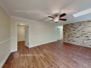 978 Oak Dr in Oviedo, FL - Foto de edificio - Building Photo