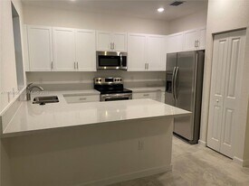 350 NE 208th Terrace in North Miami Beach, FL - Building Photo