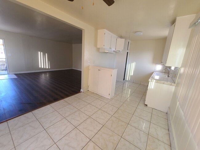 11700 Glenoaks Blvd, Unit 3 in San Fernando, CA - Building Photo - Building Photo
