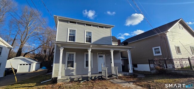 126 Tremont St in Ansonia, CT - Foto de edificio - Building Photo