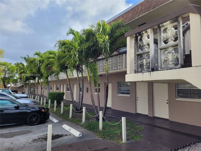 property at 2832 Fillmore St