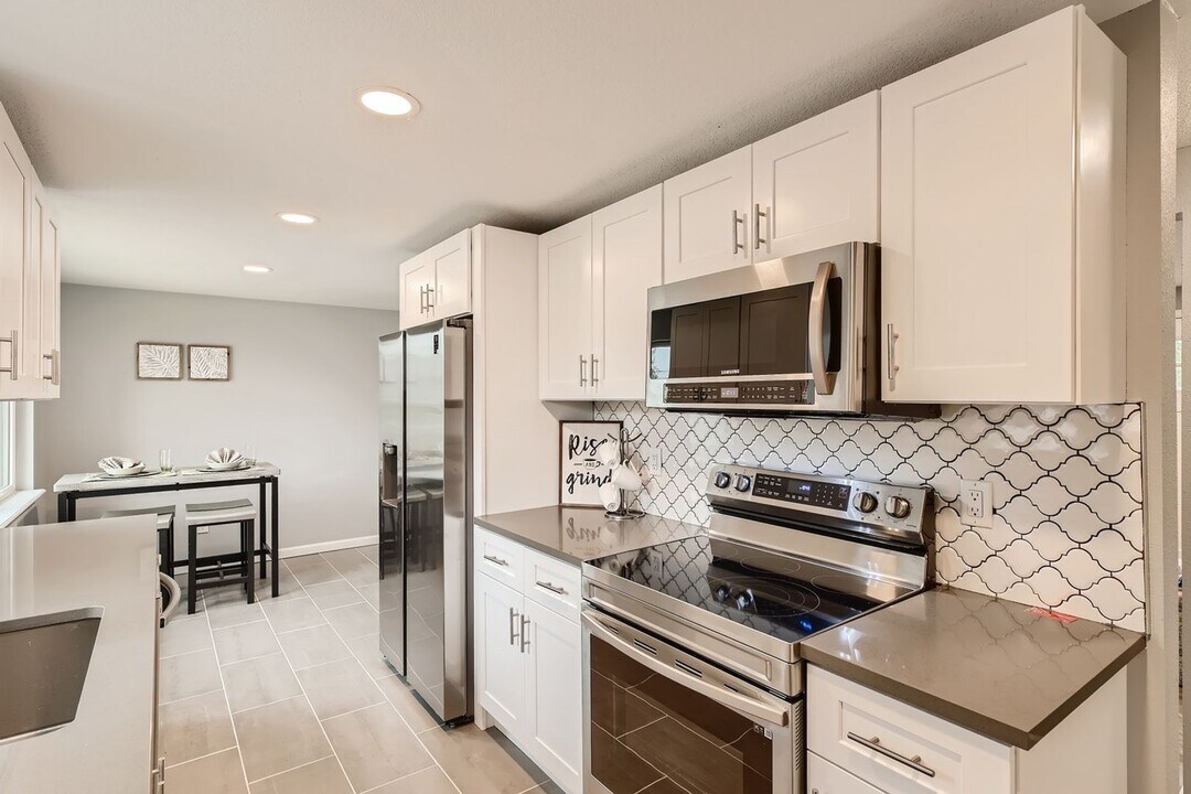 4445 S Delaware St in Englewood, CO - Foto de edificio