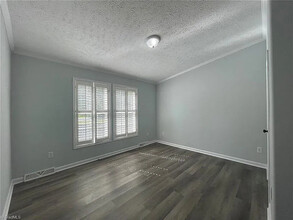 216 Gibson Rd in Mebane, NC - Foto de edificio - Building Photo