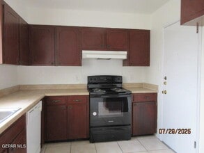 6817 Escondido Dr in El Paso, TX - Building Photo - Building Photo