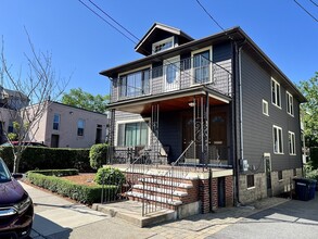 8 Fairfax St, Unit 2 in Somerville, MA - Foto de edificio - Building Photo