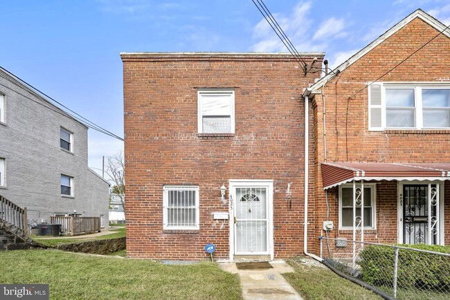 property at 4025 1st St SW