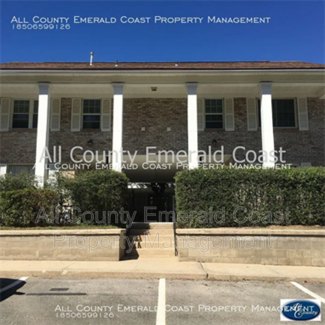 property at 105 Country Club Dr