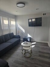 8304 S Kedzie Ave in Chicago, IL - Building Photo - Building Photo