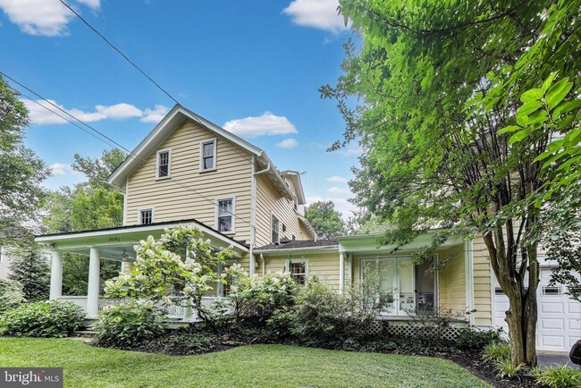 property at 5809 Grosvenor Ln