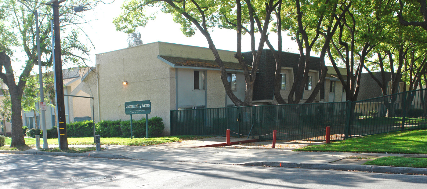 108-120 Painter St in Pasadena, CA - Building Photo