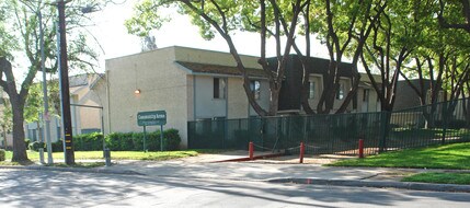 Community Arms Apartments in Pasadena, CA - Building Photo - Building Photo