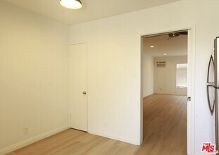 1323 Ridgeley Dr in Los Angeles, CA - Building Photo - Building Photo