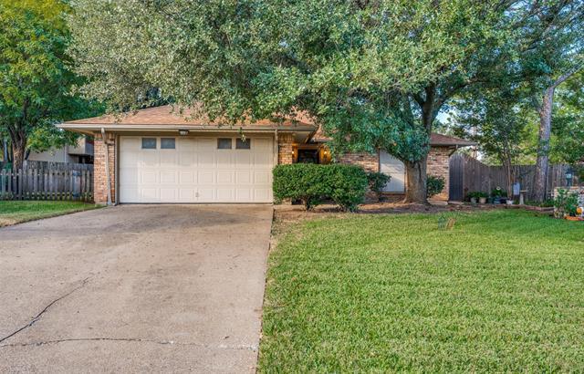 6 Longhurst Ct in Pantego, TX - Building Photo