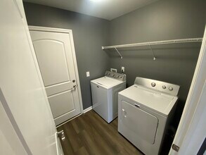 1003 Jackson Heights Rd in Goodlettsville, TN - Building Photo - Building Photo