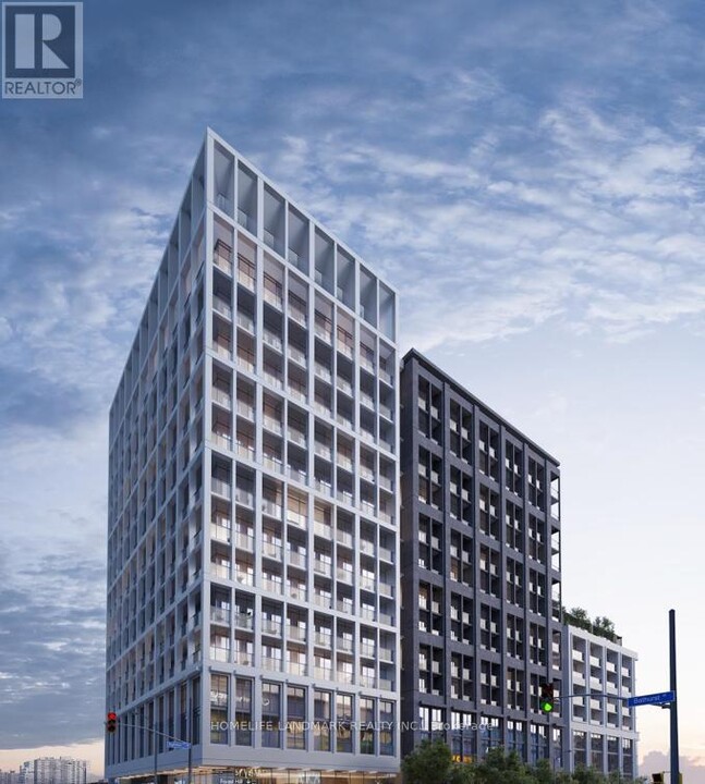 2020-2020 Bathurst St in Toronto, ON - Building Photo