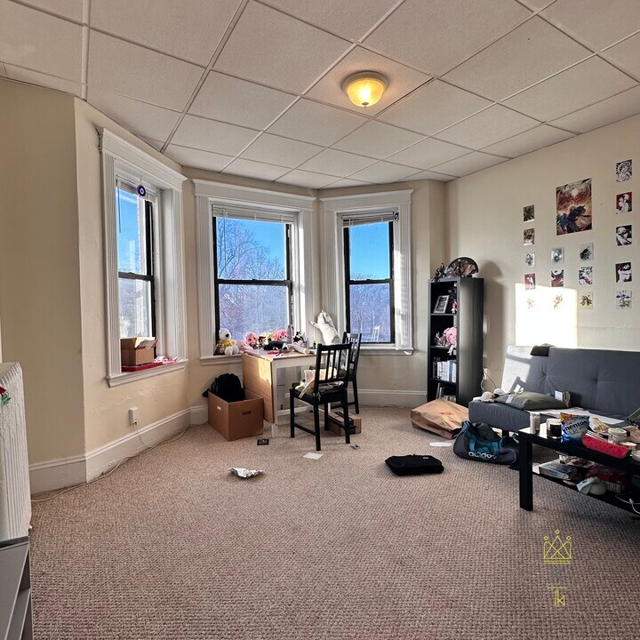 409 Huntington Ave in Boston, MA - Building Photo