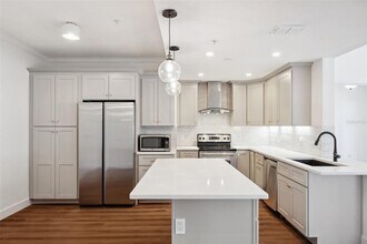 501 Knights Run Ave in Tampa, FL - Building Photo - Building Photo