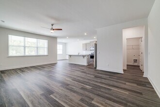 271 Fox Tail Dr in Richmond Hill, GA - Building Photo - Building Photo