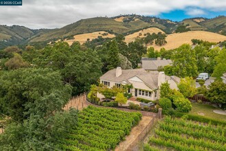 111 Diablo Ranch Ct in Danville, CA - Building Photo - Building Photo
