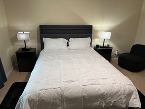 1058 Rabon Pond Dr in Columbia, SC - Foto de edificio - Building Photo