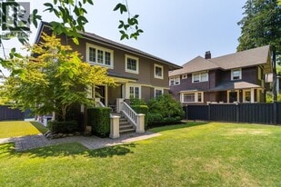 2500 W 37th Ave in Vancouver, BC - Building Photo