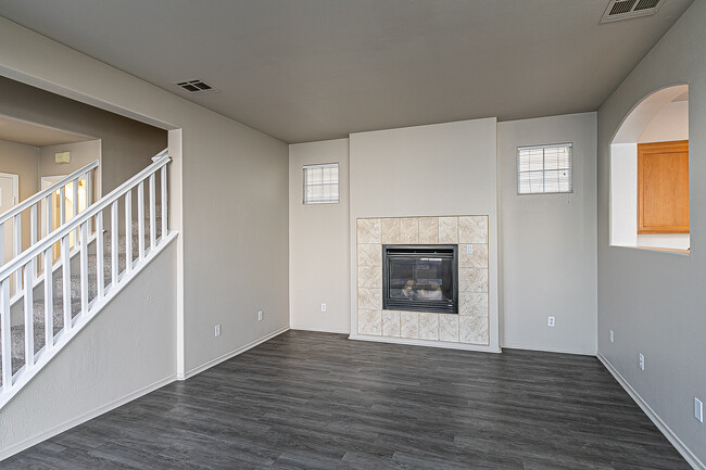 829 Tulip Ln in Santa Maria, CA - Building Photo - Building Photo