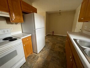 104 Hunters Ct in Siler City, NC - Building Photo - Building Photo