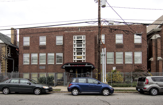 St. John Garden Apartments in Louisville, KY - Building Photo - Building Photo