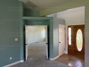 14000 Las Entradas in Bakersfield, CA - Building Photo - Building Photo