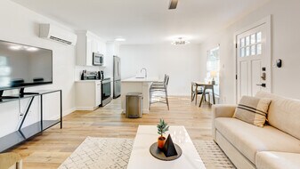 The District Apartment Homes in Dallas, TX - Building Photo