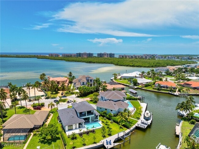 1083 Old Marco Ln in Marco Island, FL - Building Photo - Building Photo