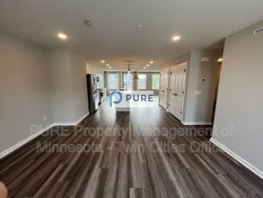 1159 Farrier Rd in Shakopee, MN - Building Photo - Building Photo