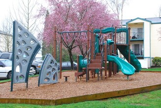 Bristol Woods in Gresham, OR - Building Photo - Building Photo