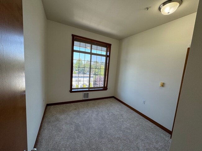 property at 910 Gladstone St