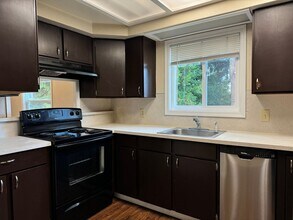 16747 3rd Ave NE in Shoreline, WA - Building Photo - Building Photo