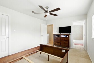 8904 Clovermist Dr in Houston, TX - Foto de edificio - Building Photo