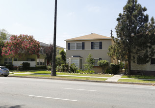 956 W Glenoaks Blvd in Glendale, CA - Foto de edificio - Building Photo