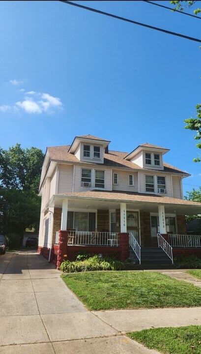 11512 Ashbury Ave in Cleveland, OH - Foto de edificio