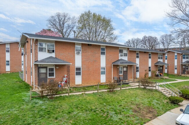 Franklin Terrace in Lancaster, PA - Building Photo - Building Photo