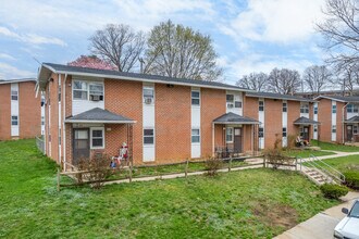 Franklin Terrace in Lancaster, PA - Building Photo - Building Photo