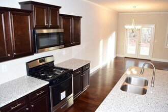5 Holdings Dr in Lawrenceville, GA - Building Photo - Building Photo