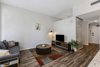 1 W 4th St in Cincinnati, OH - Building Photo - Building Photo
