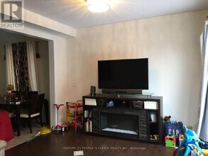 71 Buchanan Cres in Brampton, ON - Building Photo - Building Photo