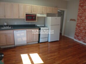 20 John F. Kennedy St, Unit 7 in Cambridge, MA - Foto de edificio - Building Photo