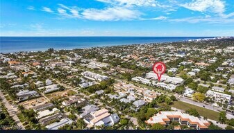 685 12th Ave S, Unit Everglades in Naples, FL - Building Photo