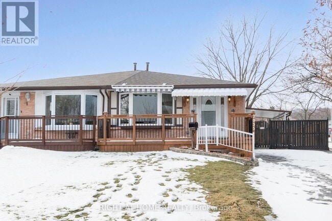 property at 2035 Carleton Ct